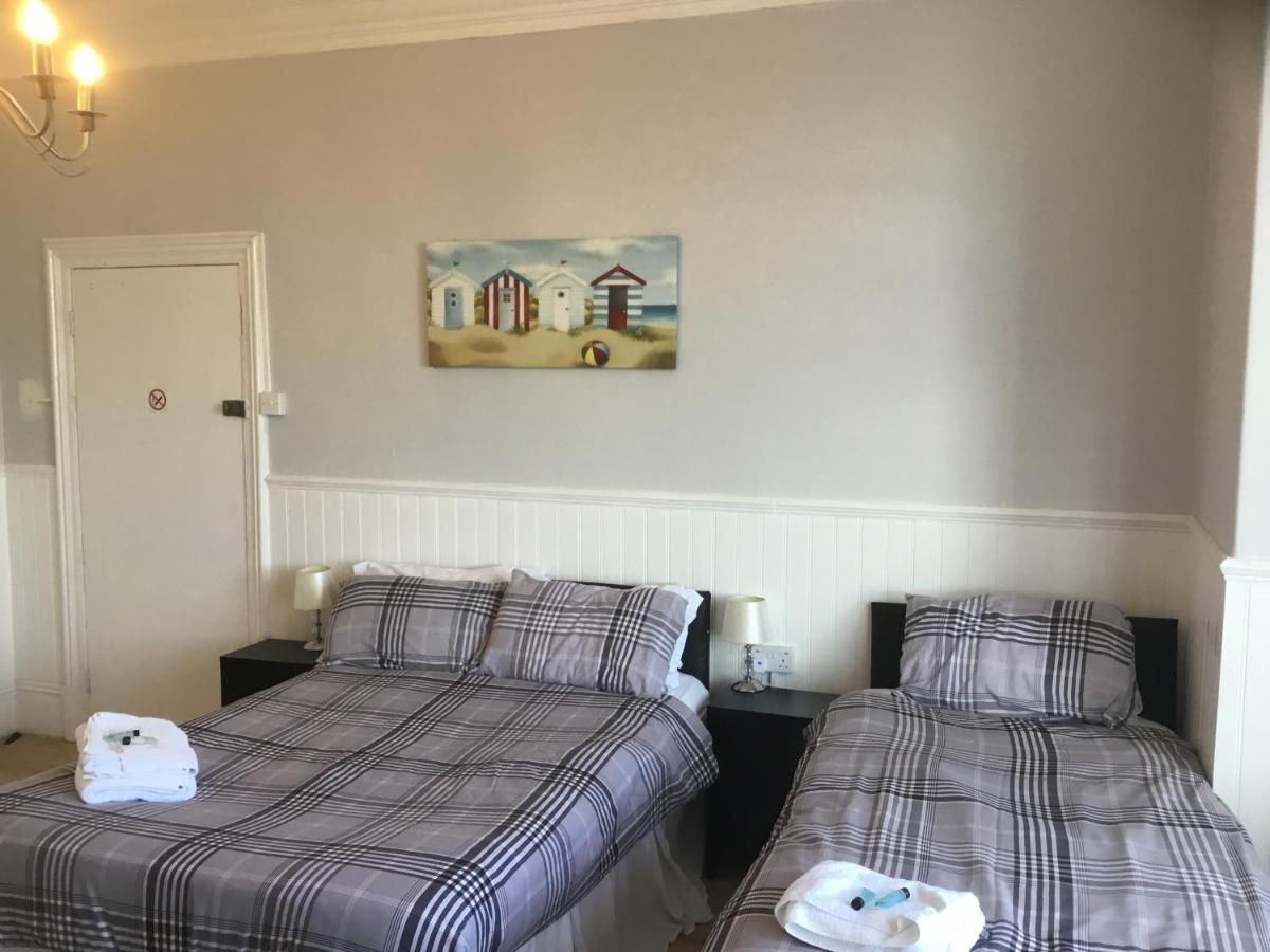 Cara Guesthouse Уитли Бей Екстериор снимка