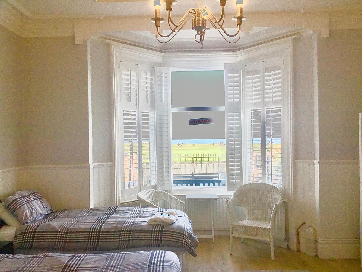 Cara Guesthouse Уитли Бей Екстериор снимка
