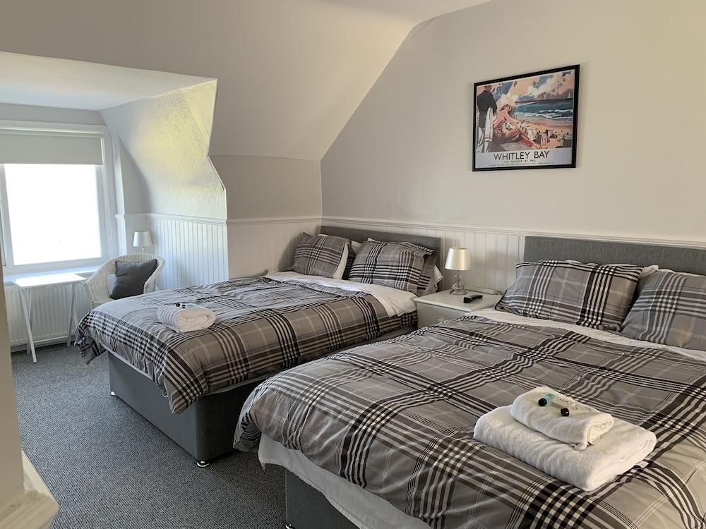Cara Guesthouse Уитли Бей Екстериор снимка