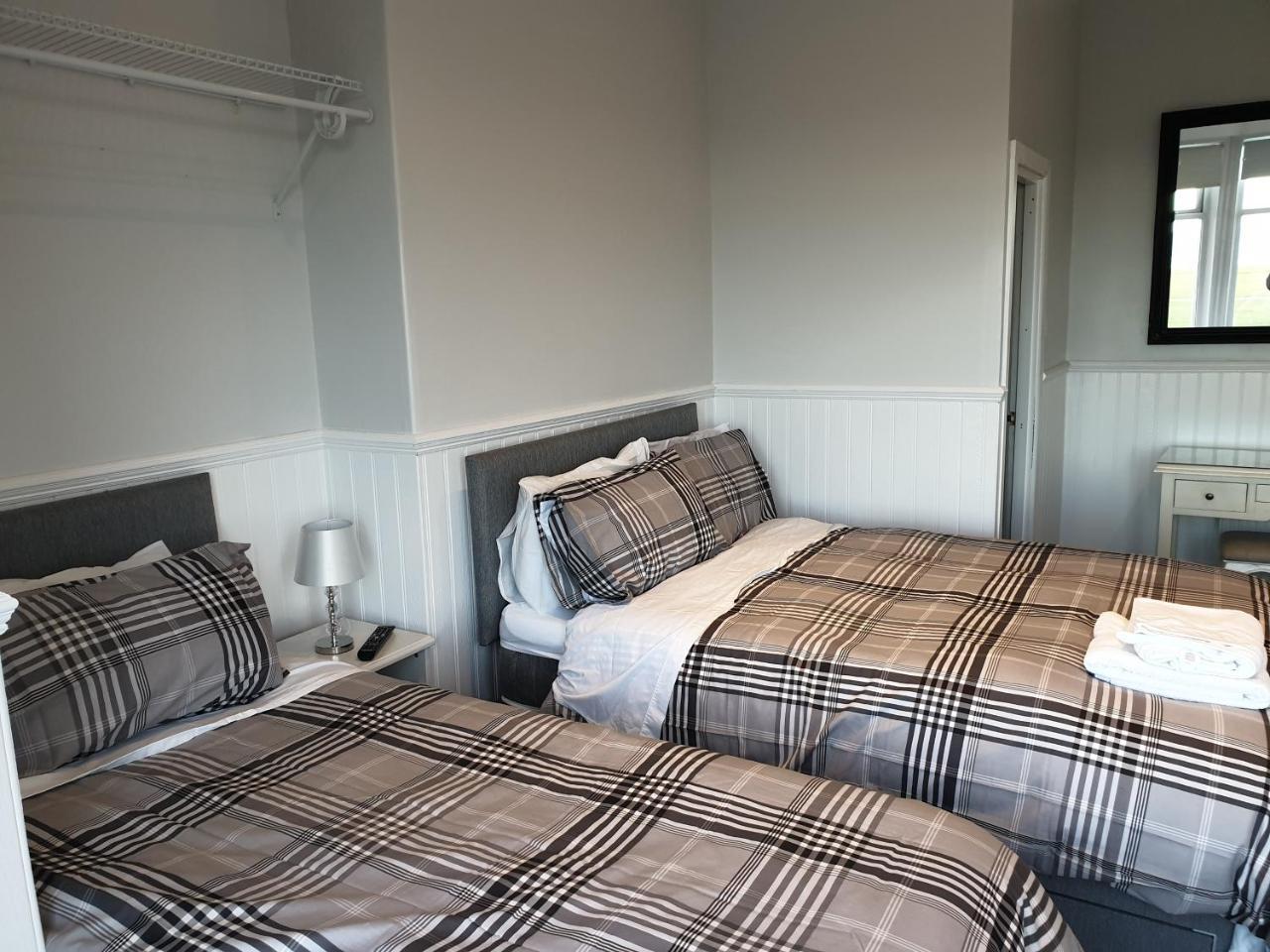 Cara Guesthouse Уитли Бей Екстериор снимка