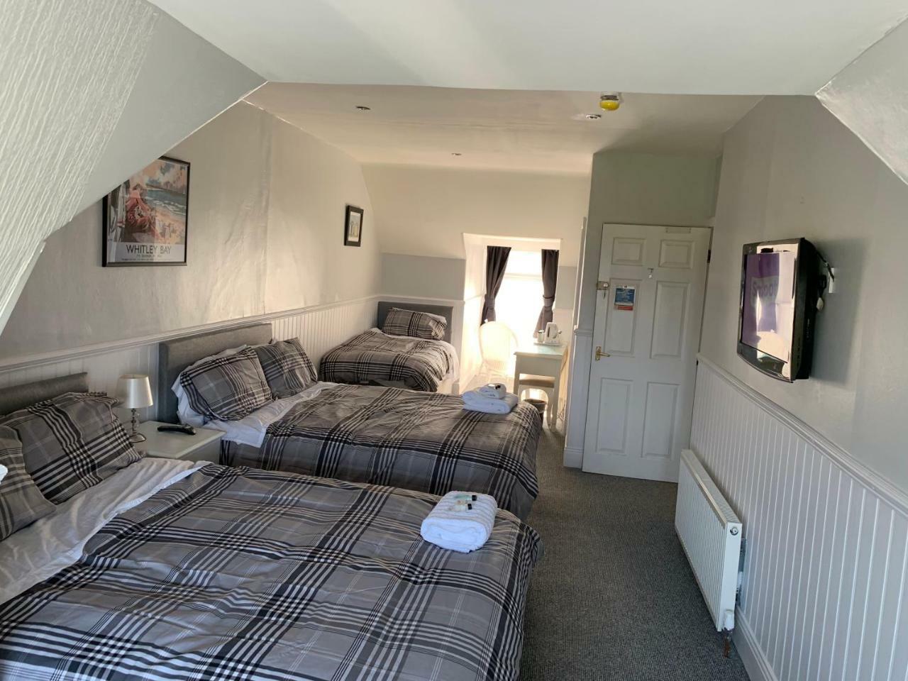 Cara Guesthouse Уитли Бей Екстериор снимка