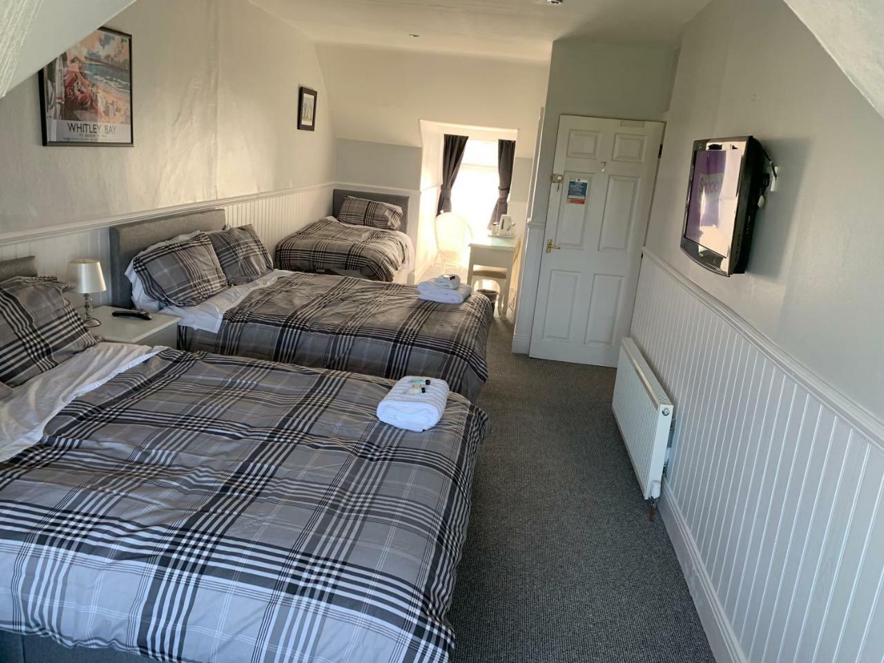 Cara Guesthouse Уитли Бей Екстериор снимка